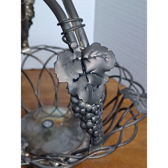 Pair Metal Grapes and Leaves Godinger Silver Plate Bridal Baskets Fruit Baskets - Picture 6 of 16